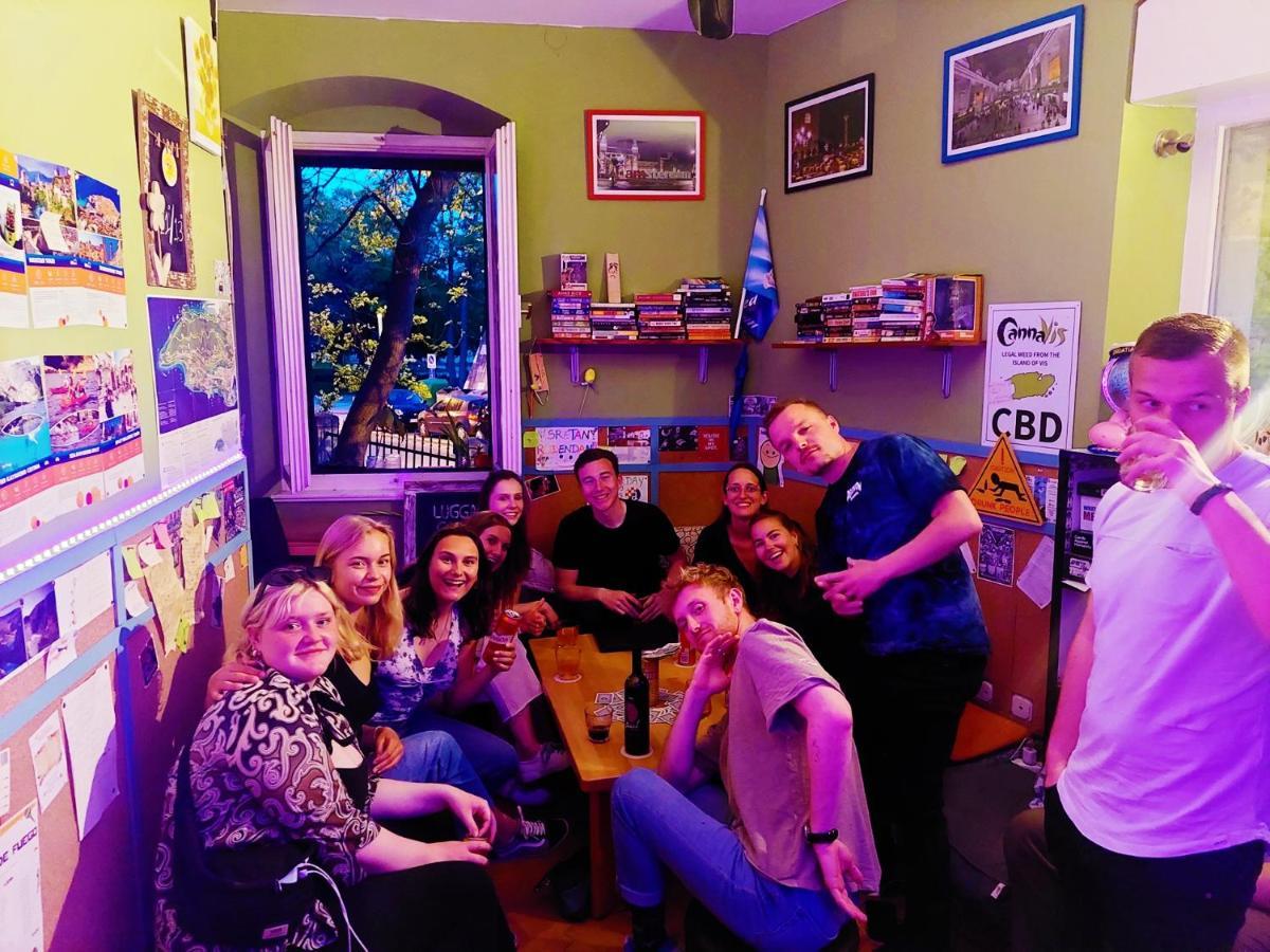 Hurricane Hostel Split Bagian luar foto